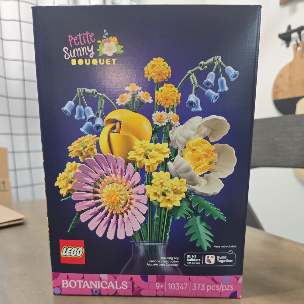 New Sealed LEGO Botanicals Petite Sunny Bouquet Set 10347 Building Kit 373 Pcs